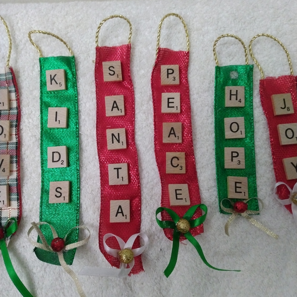 3/$10 🌟 Lot of 9 Homemade Holiday Christmas Scrabble Ornaments Tags
